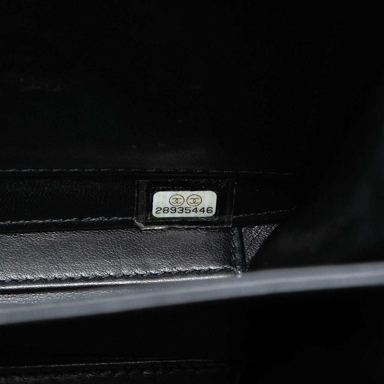 Chanel Mini Caviar CC Filigree Vanity Case Zwart