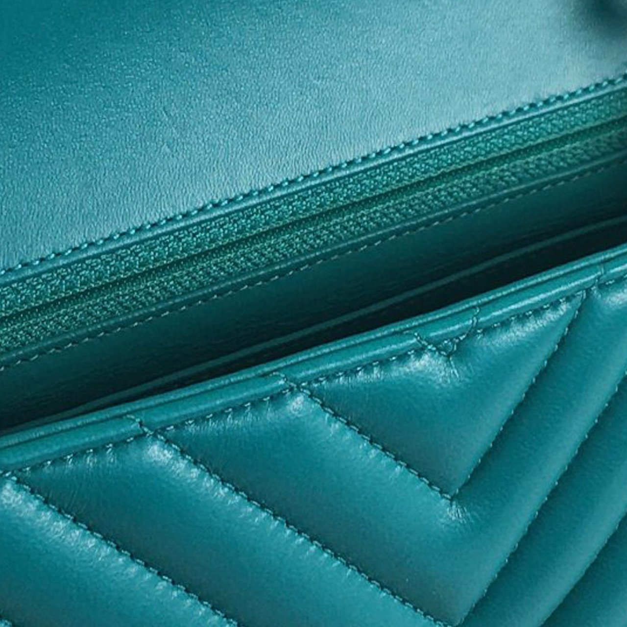 Chanel Mini Rectangular Chevron Lambskin Single Flap Groen