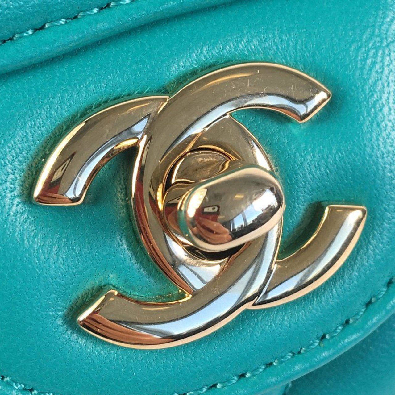 Chanel Mini Rectangular Chevron Lambskin Single Flap Groen