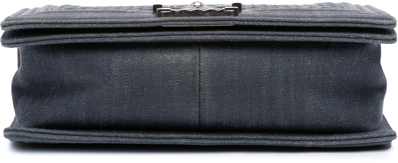 Chanel Medium Embossed Denim Boy Flap Blauw
