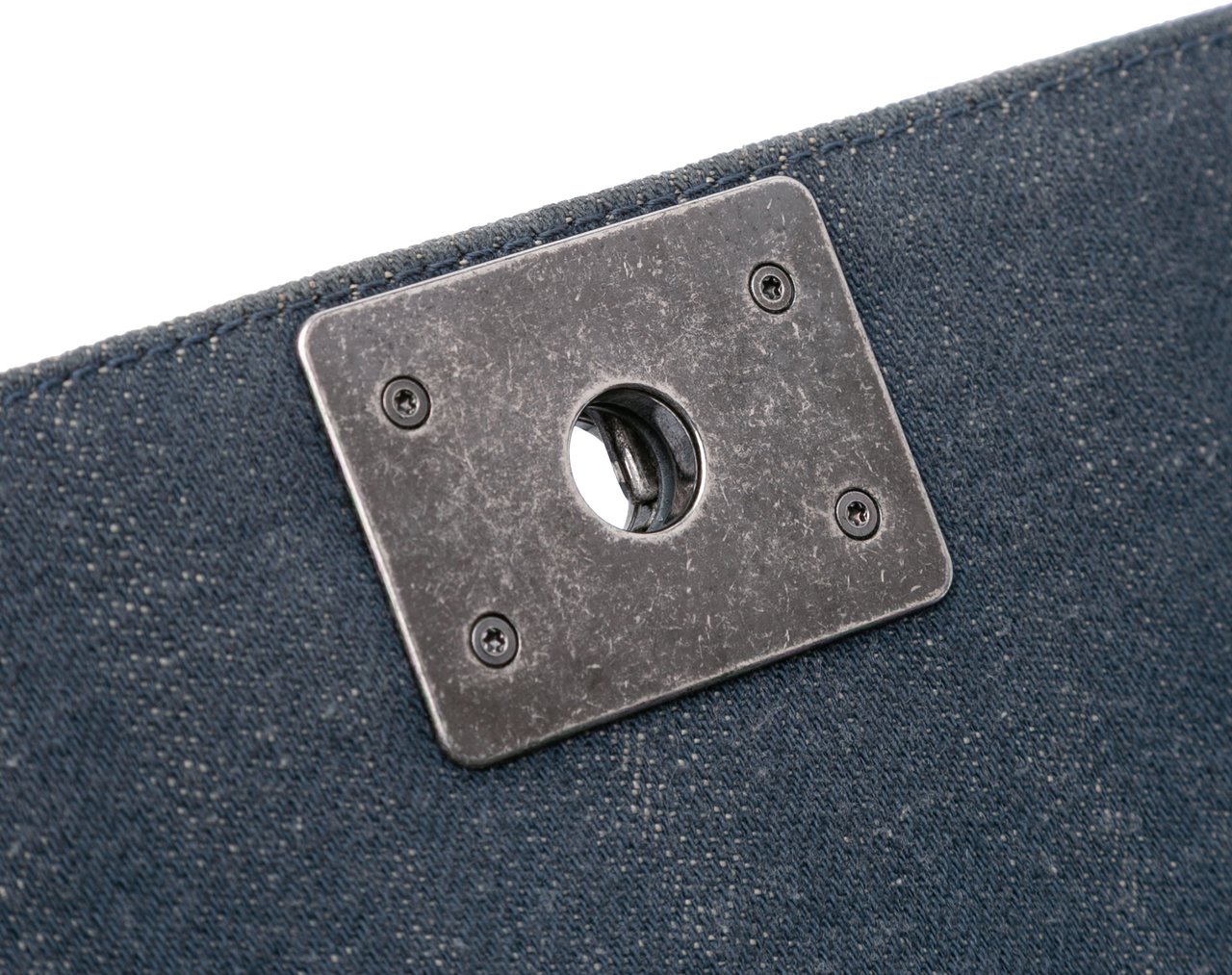 Chanel Medium Embossed Denim Boy Flap Blauw