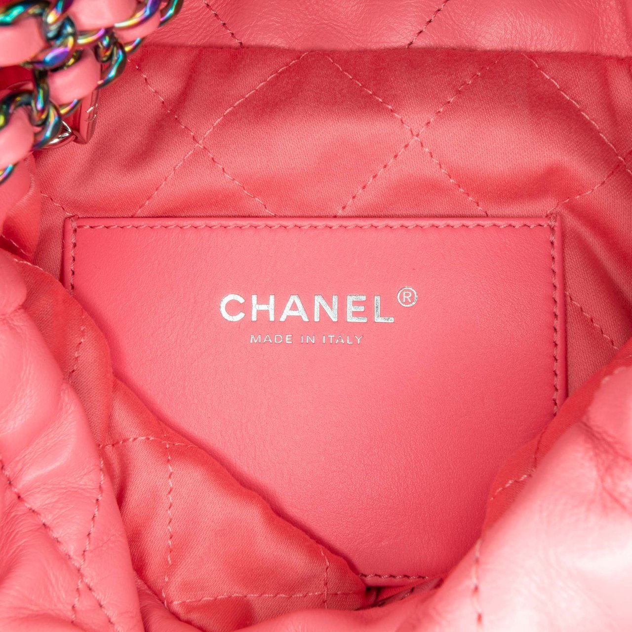 Chanel Mini Shiny Calfskin Rainbow Hardware 22 Handbag Roze