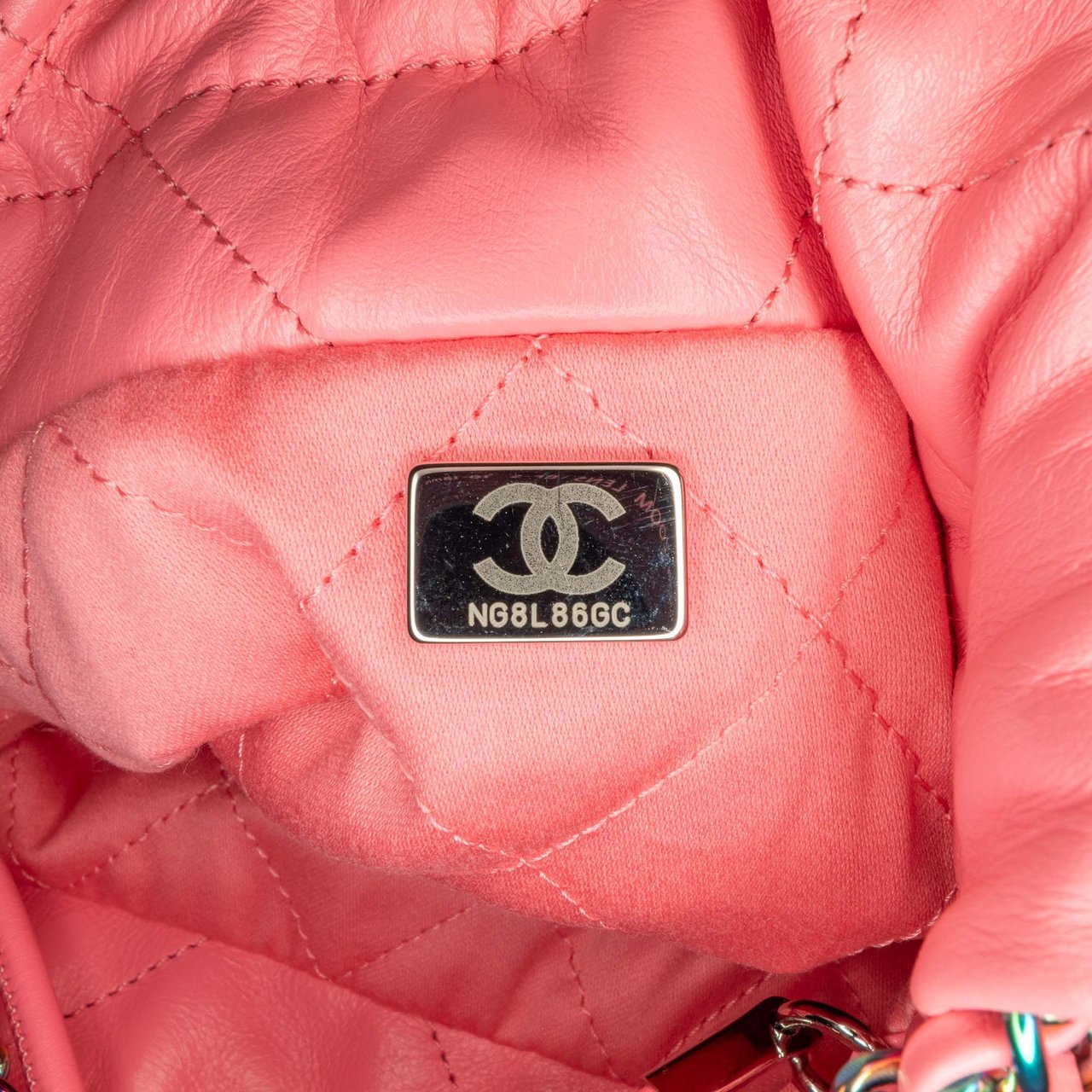 Chanel Mini Shiny Calfskin Rainbow Hardware 22 Handbag Roze