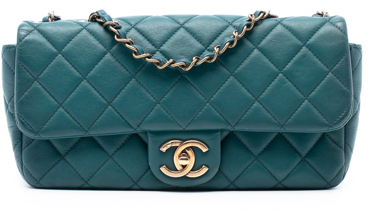 Chanel CC Quilted Lambskin East West Single Flap Blauw