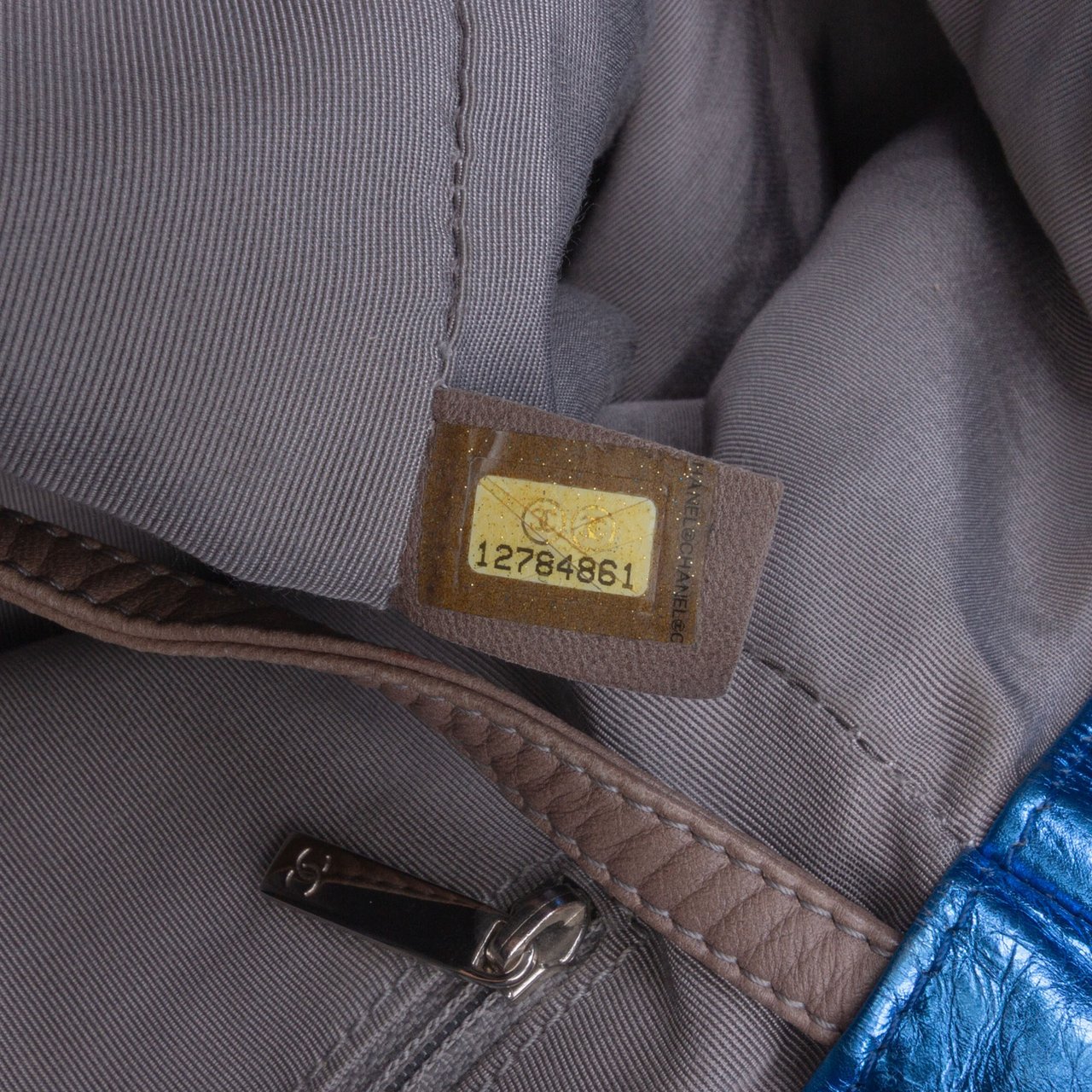 Chanel Medium Cracked Metallic Calfskin Modern Chain Tote Blauw