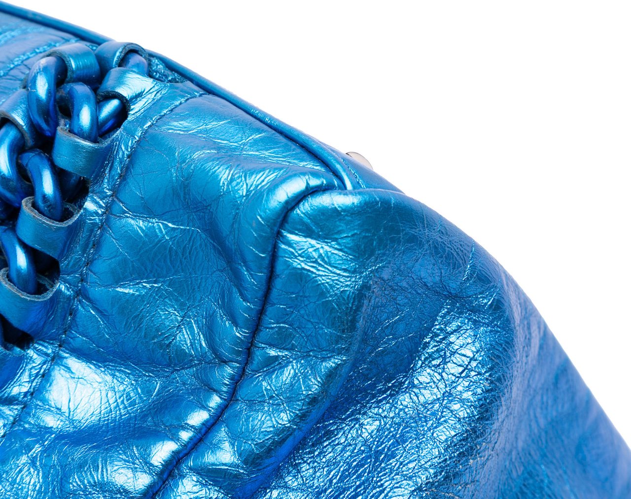 Chanel Medium Cracked Metallic Calfskin Modern Chain Tote Blauw