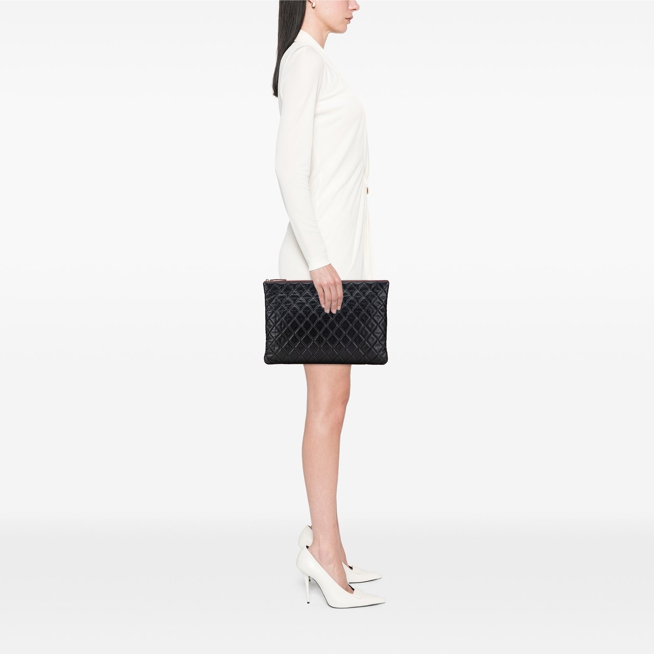 Chanel Large Quilted Caviar O Case Clutch Zwart