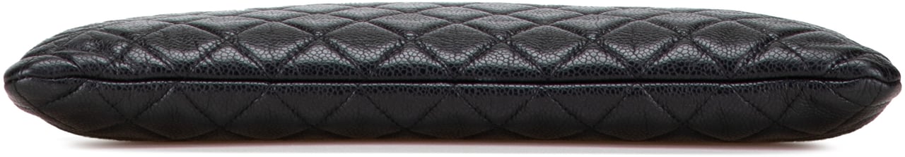 Chanel Large Quilted Caviar O Case Clutch Zwart