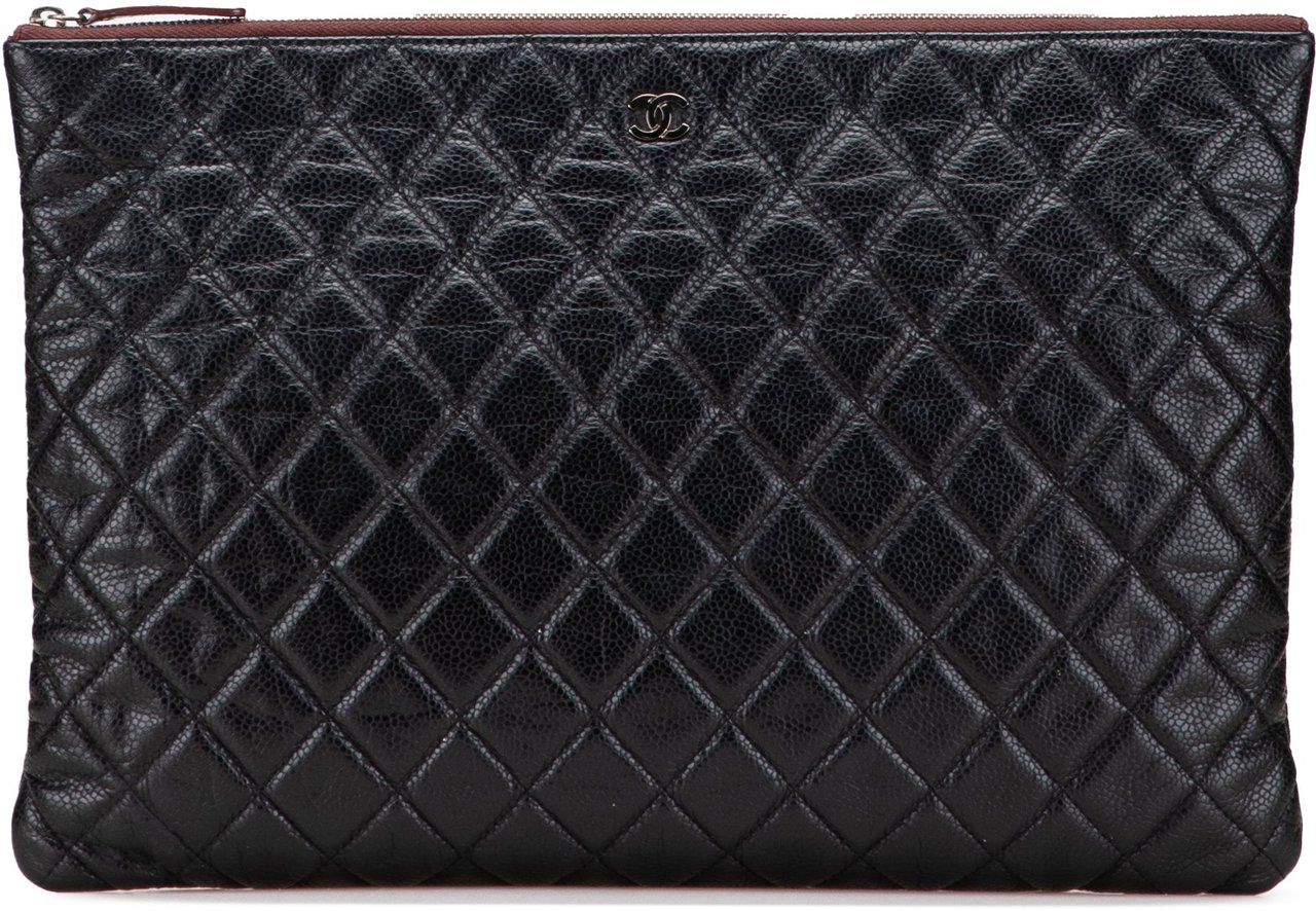 Chanel Large Quilted Caviar O Case Clutch Zwart