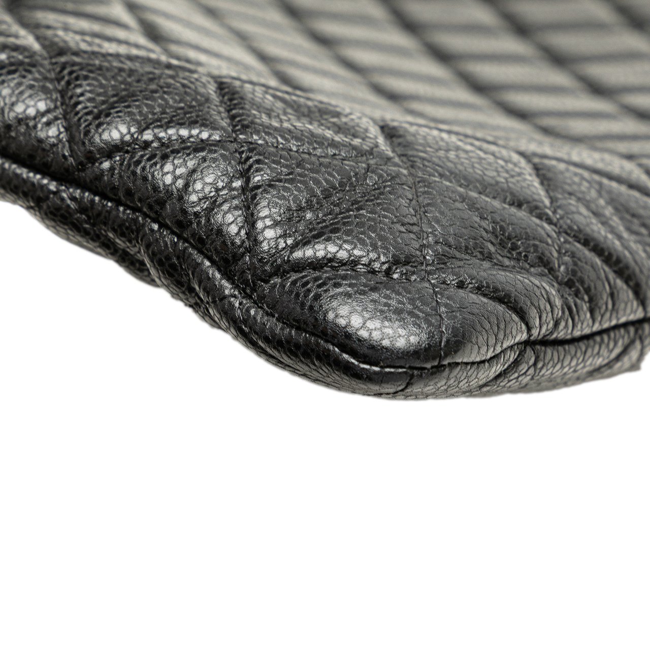 Chanel Large Quilted Caviar O Case Clutch Zwart