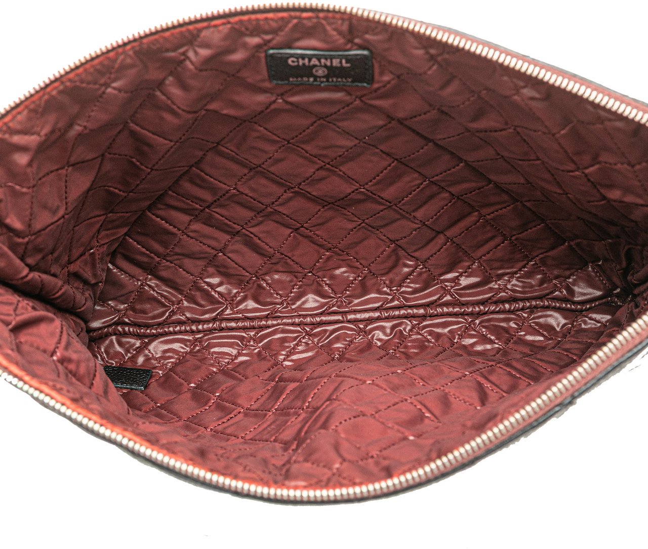 Chanel Large Quilted Caviar O Case Clutch Zwart