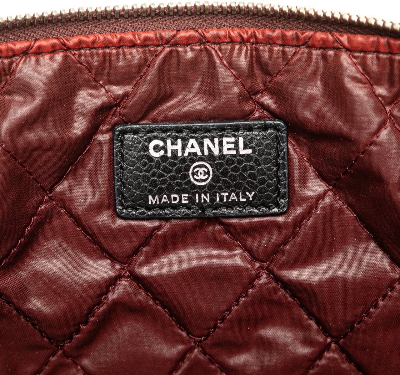 Chanel Large Quilted Caviar O Case Clutch Zwart