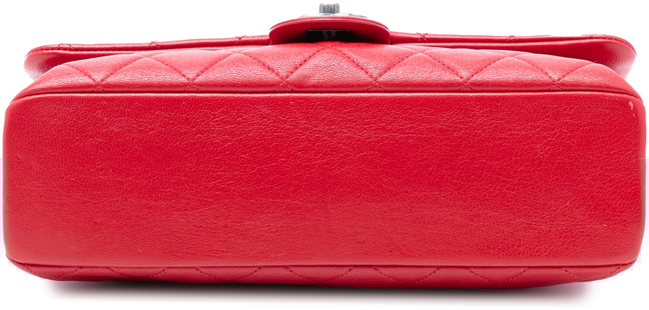 Chanel Medium Quilted Shiny Lambskin Burgundy Rocks Flap Rood