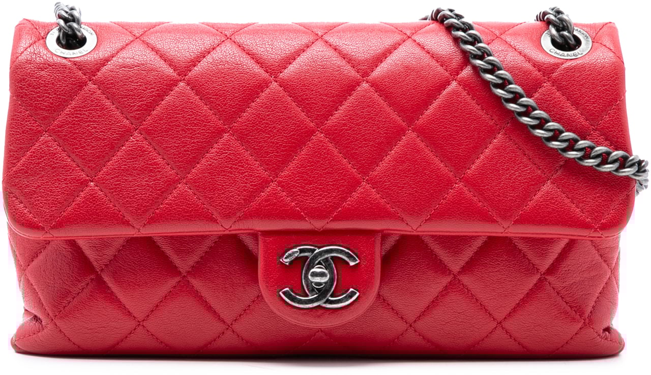 Chanel Medium Quilted Shiny Lambskin Burgundy Rocks Flap Rood