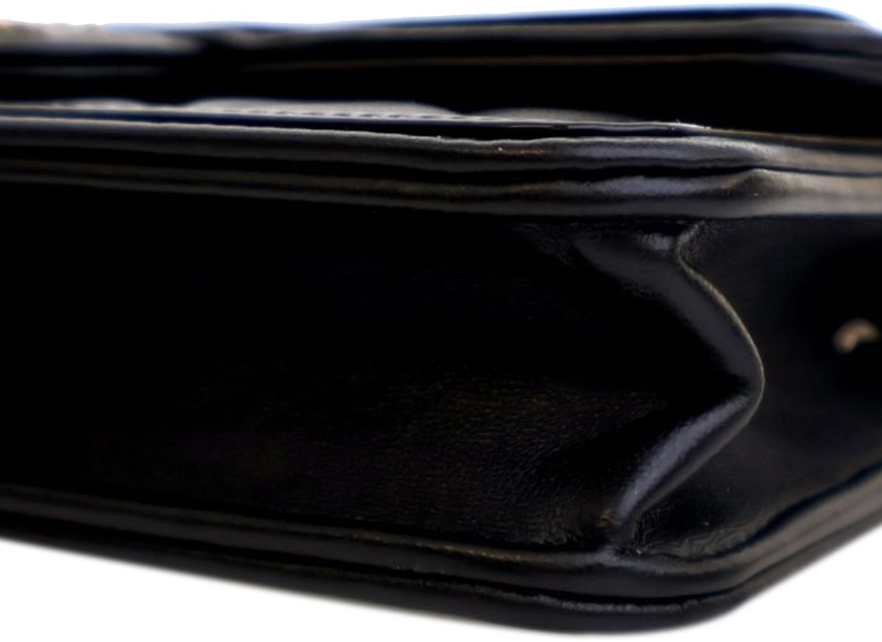 Chanel Quilted Lambskin and Patent Flap Phone Holder Zwart