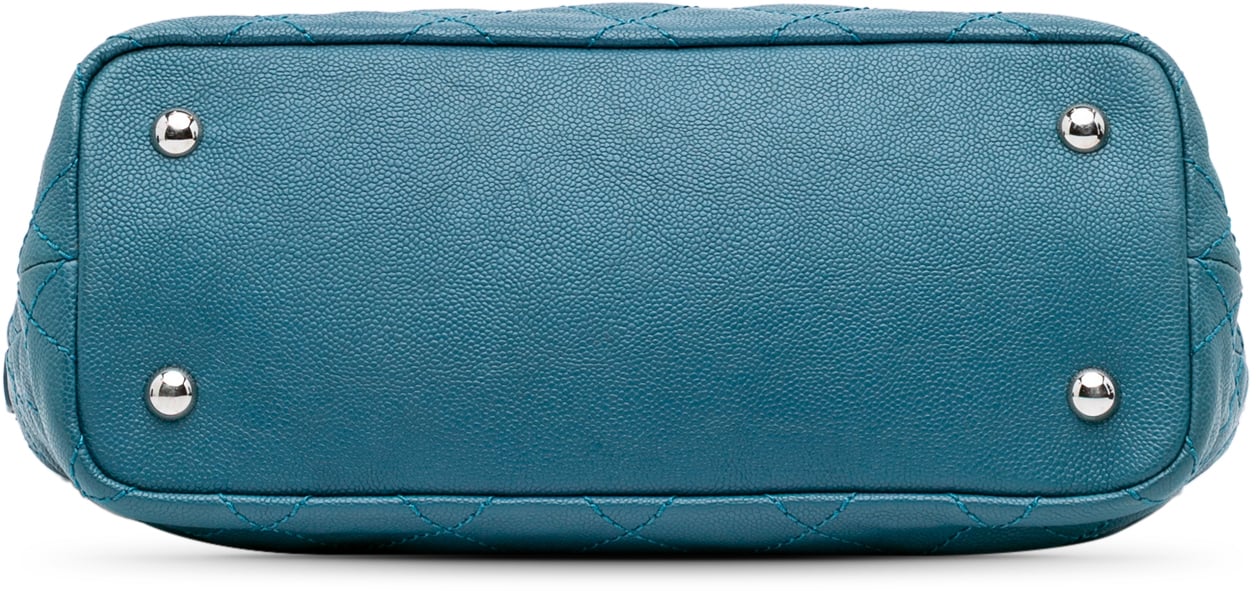 Chanel Small Quilted Caviar Daily Shopping Tote Blauw