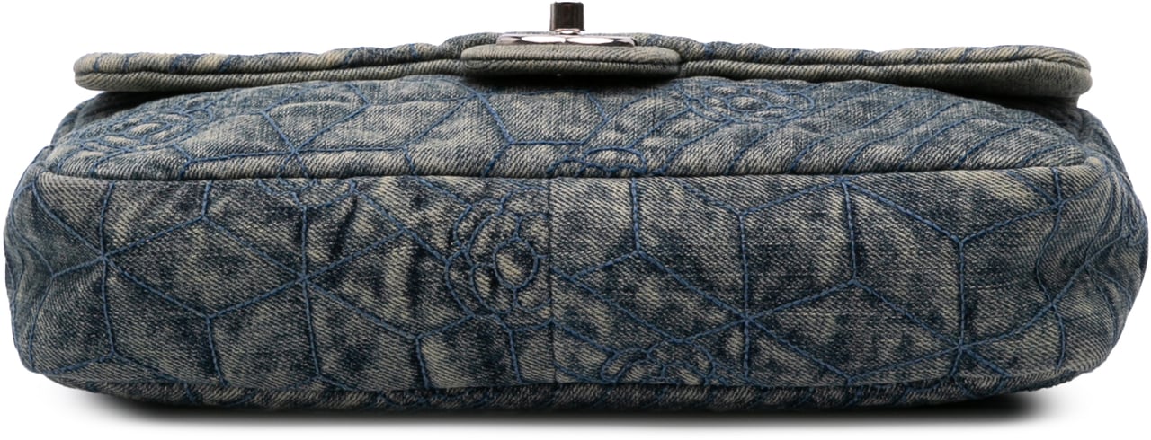 Chanel Medium Embroidered Denim Camellia Flap Blauw