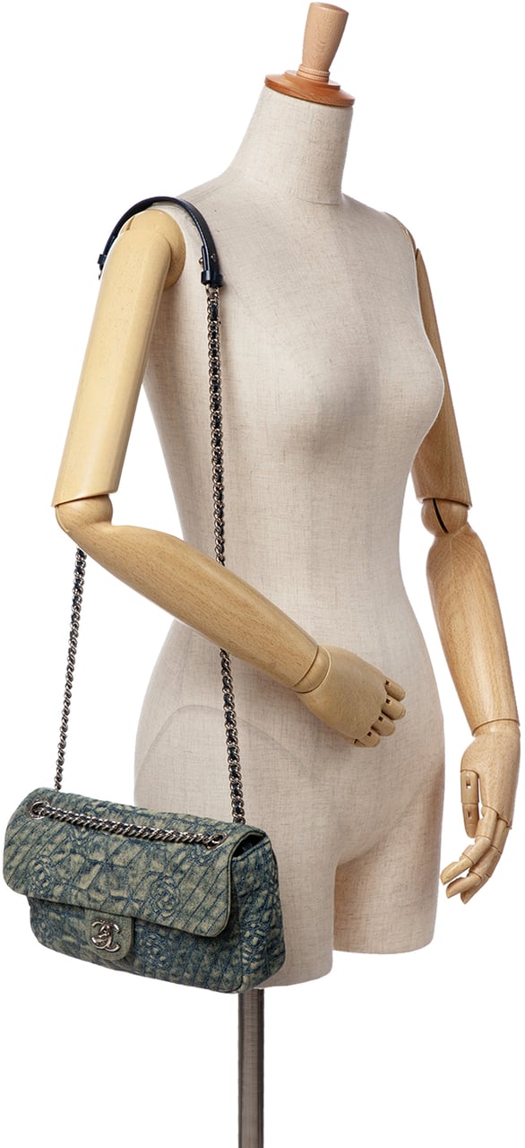 Chanel Medium Embroidered Denim Camellia Flap Blauw