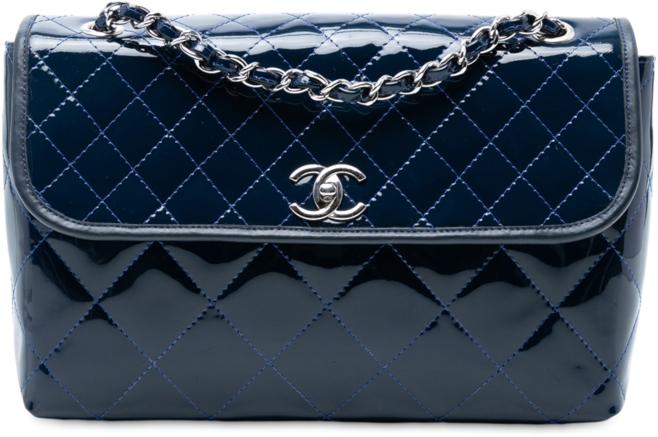 Chanel Quilted Patent In The Business Flap Blauw