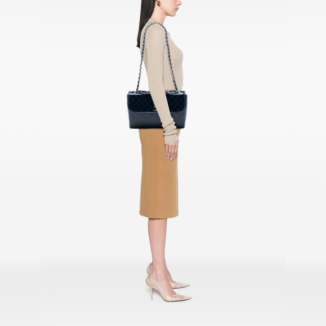 Chanel Quilted Patent In The Business Flap Blauw