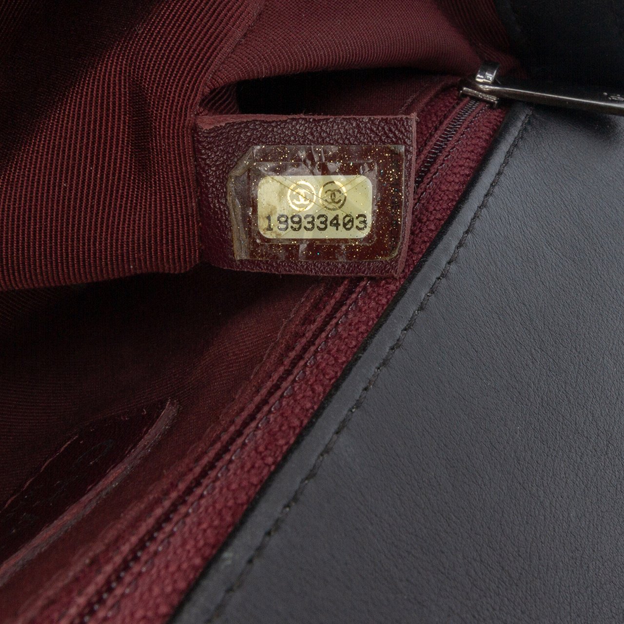 Chanel Medium Quilted Velvet Wild Stitch Boy Flap Zwart