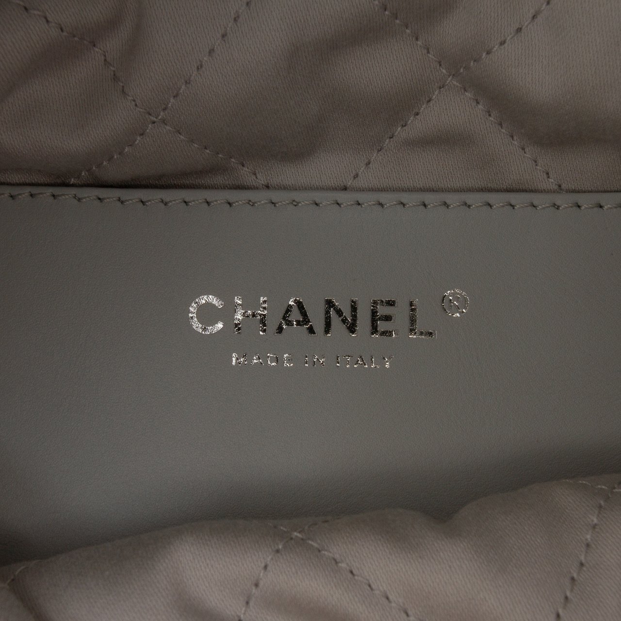 Chanel Mini Metallic Calfskin 22 Satchel Zilver
