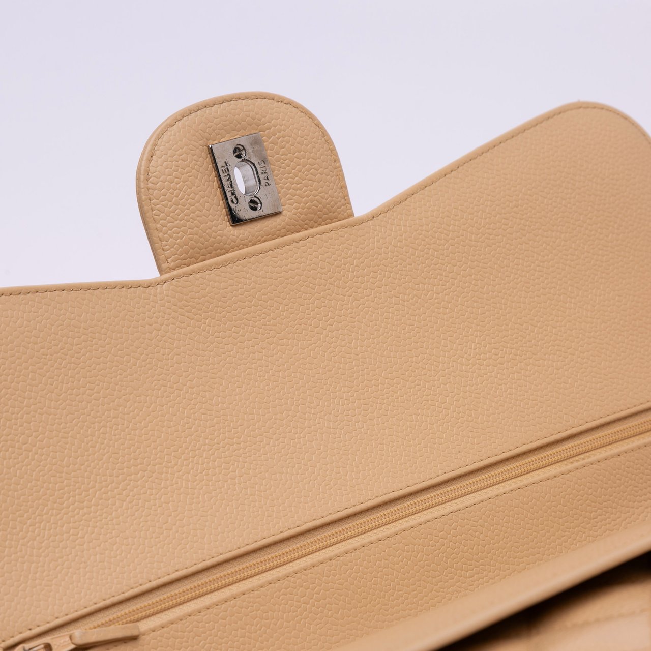 Chanel Jumbo Classic Caviar Double Flap Bruin