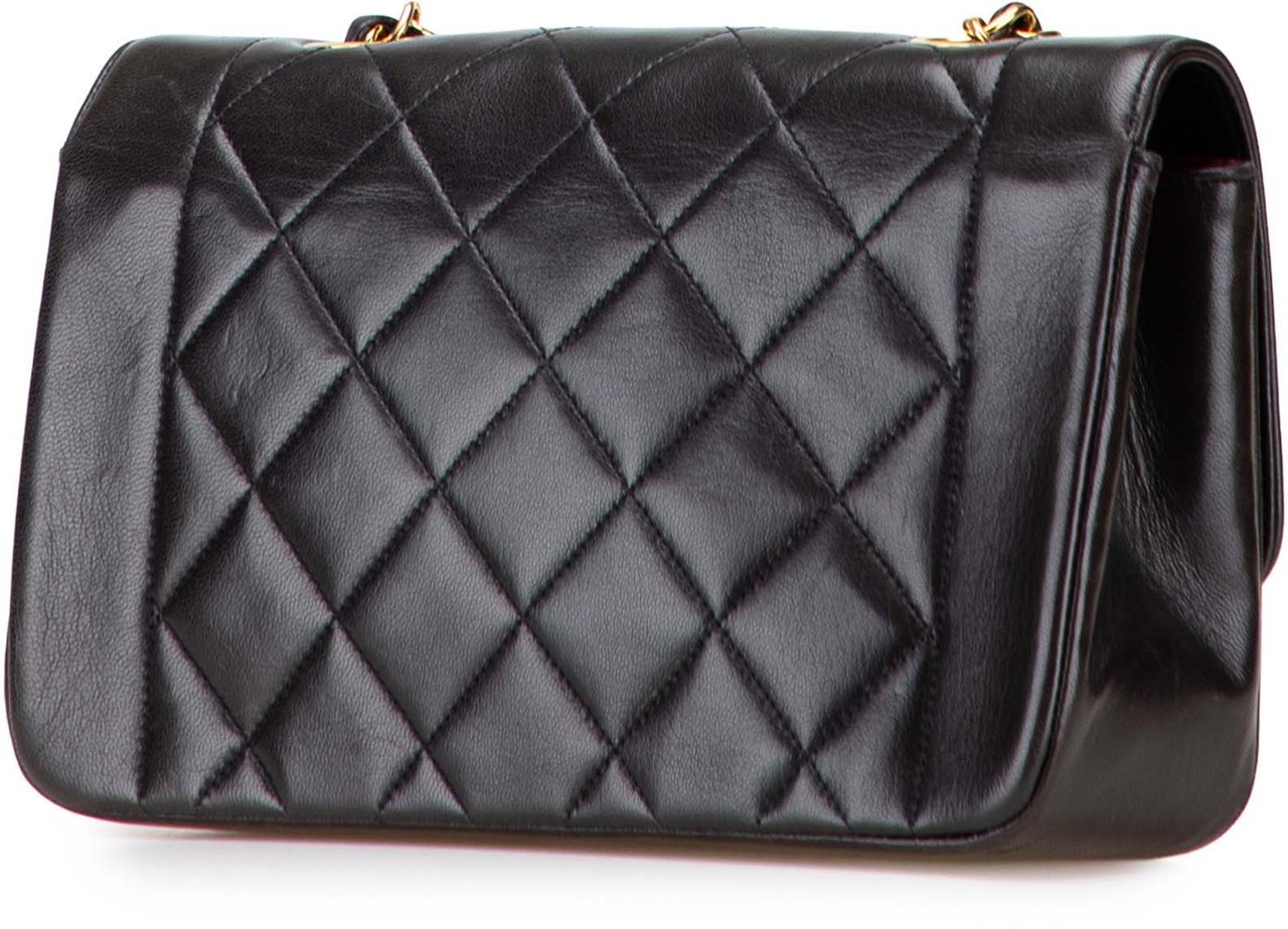 Chanel Small Lambskin Diana Flap Zwart