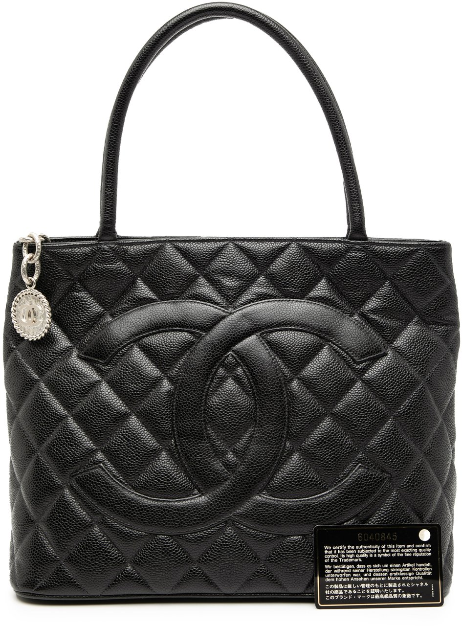 Chanel Caviar Medallion Tote Zwart