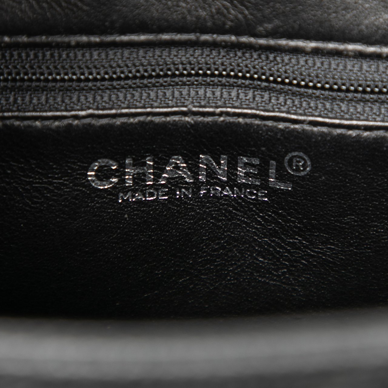 Chanel Caviar Medallion Tote Zwart