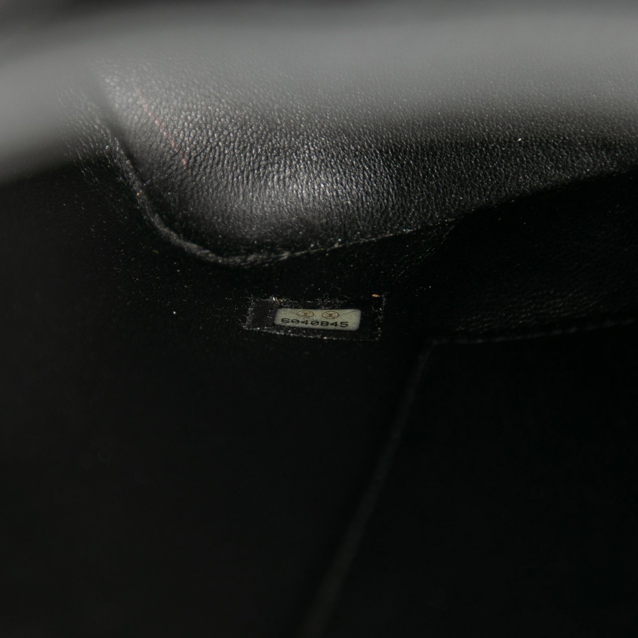 Chanel Caviar Medallion Tote Zwart