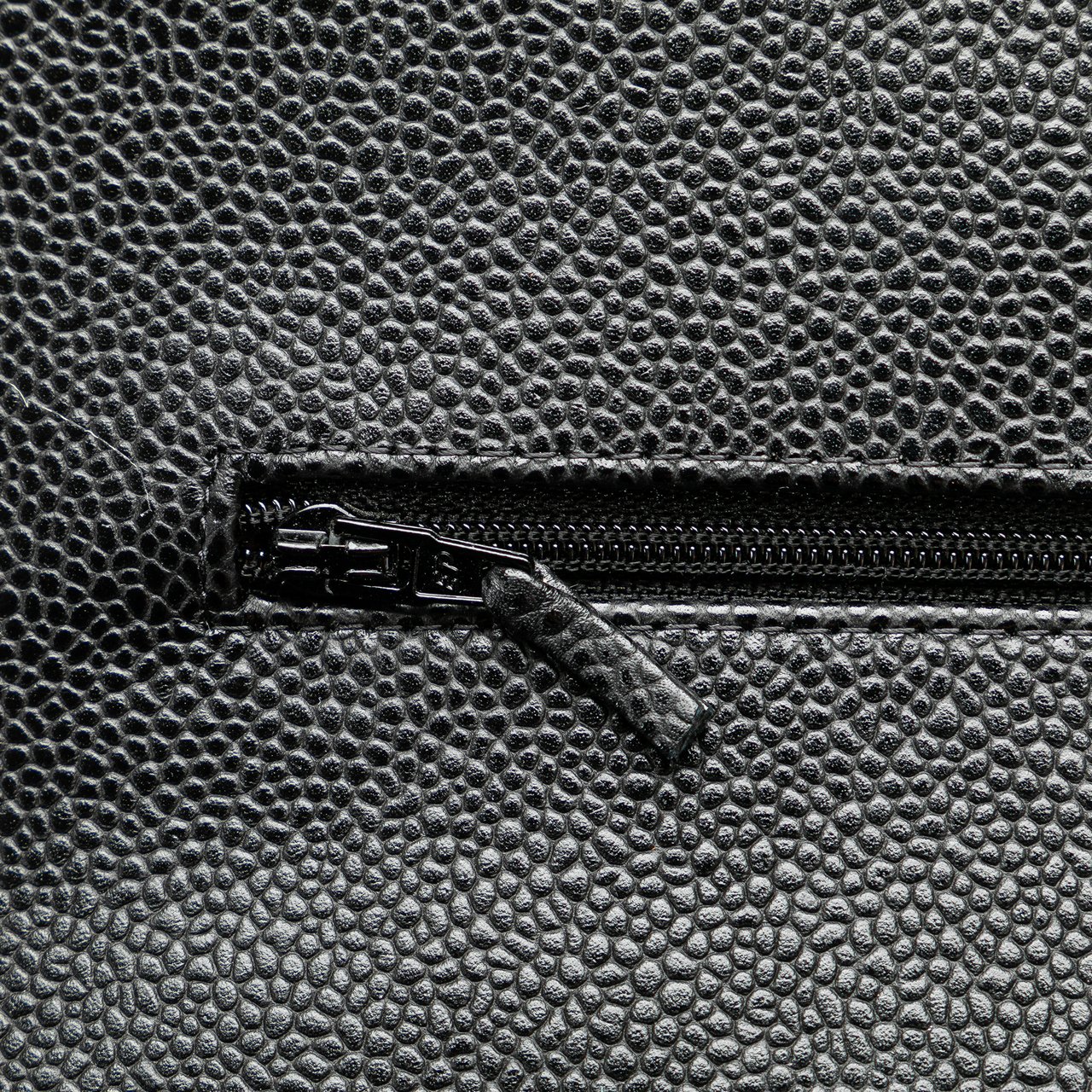 Chanel Maxi Classic Caviar Double Flap Zwart
