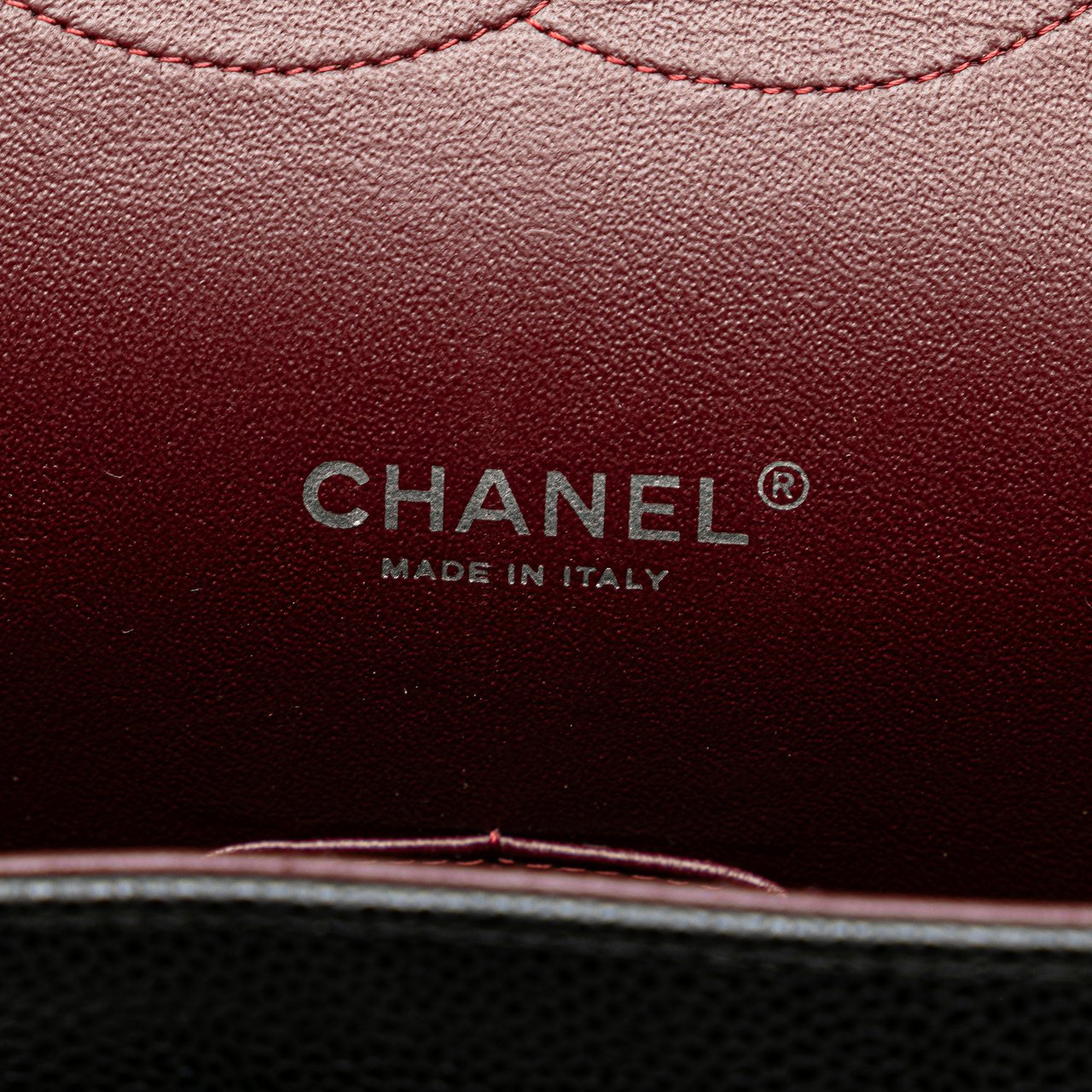 Chanel Maxi Classic Caviar Double Flap Zwart