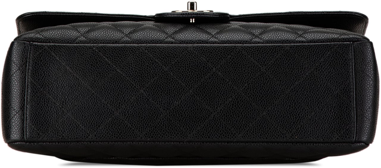Chanel Maxi Classic Caviar Double Flap Zwart
