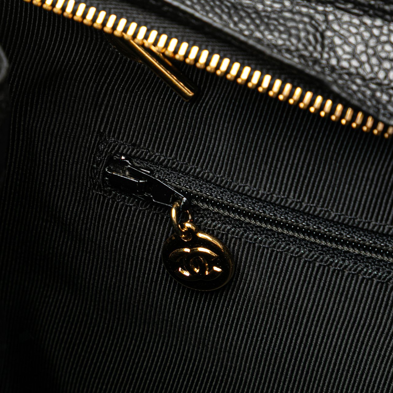 Chanel Triple CC Caviar Tote Zwart