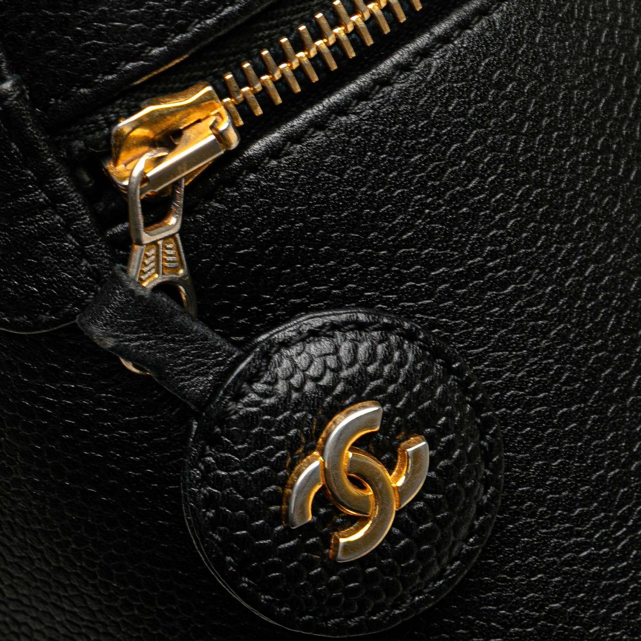 Chanel CC Caviar Vanity Case Zwart
