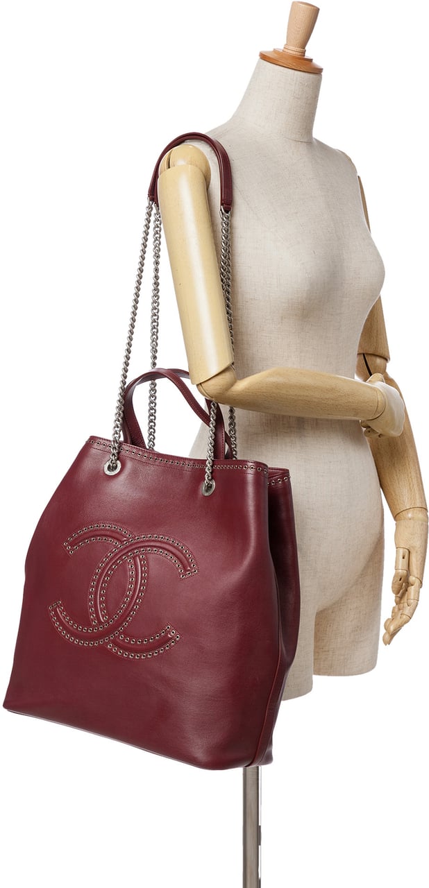 Chanel Large Calfskin Coco Eyelets Shopping Tote Rood