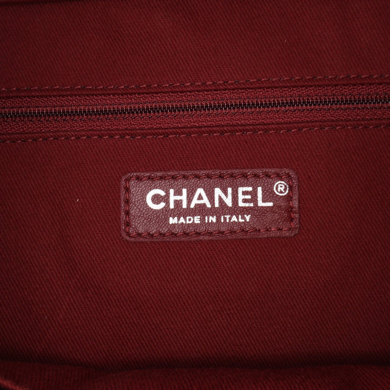 Chanel Large Calfskin Coco Eyelets Shopping Tote Rood