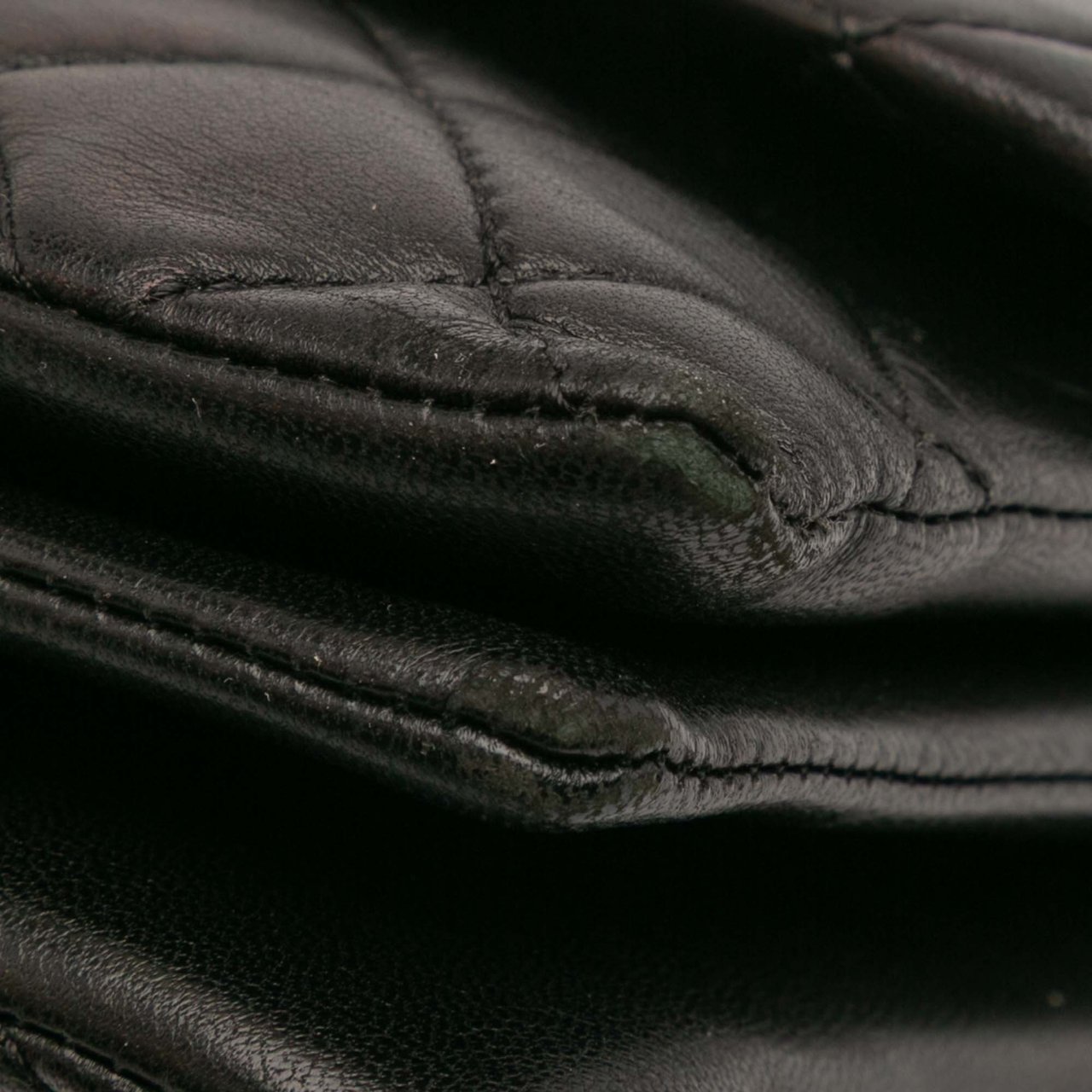 Chanel Quilted Lambskin Pagoda Accordion Flap Zwart