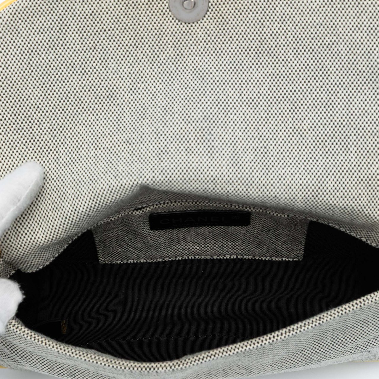 Chanel Canvas CC Camellia No. 5 Shoulder Bag Grijs