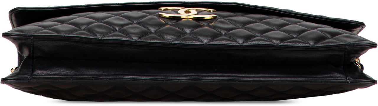 Chanel Jumbo XL Quilted Lambskin Clutch With Chain Blauw
