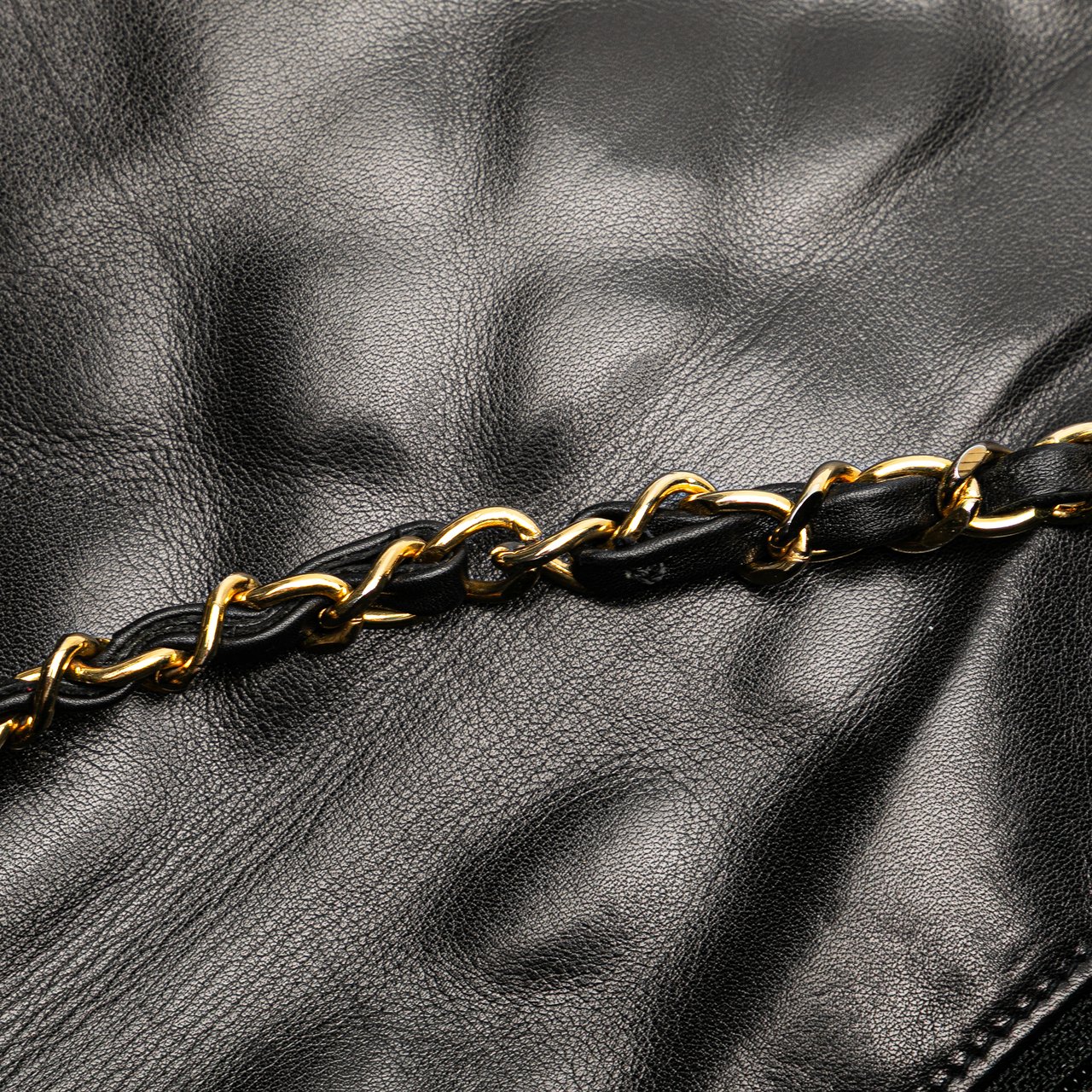 Chanel Jumbo XL Quilted Lambskin Clutch With Chain Blauw