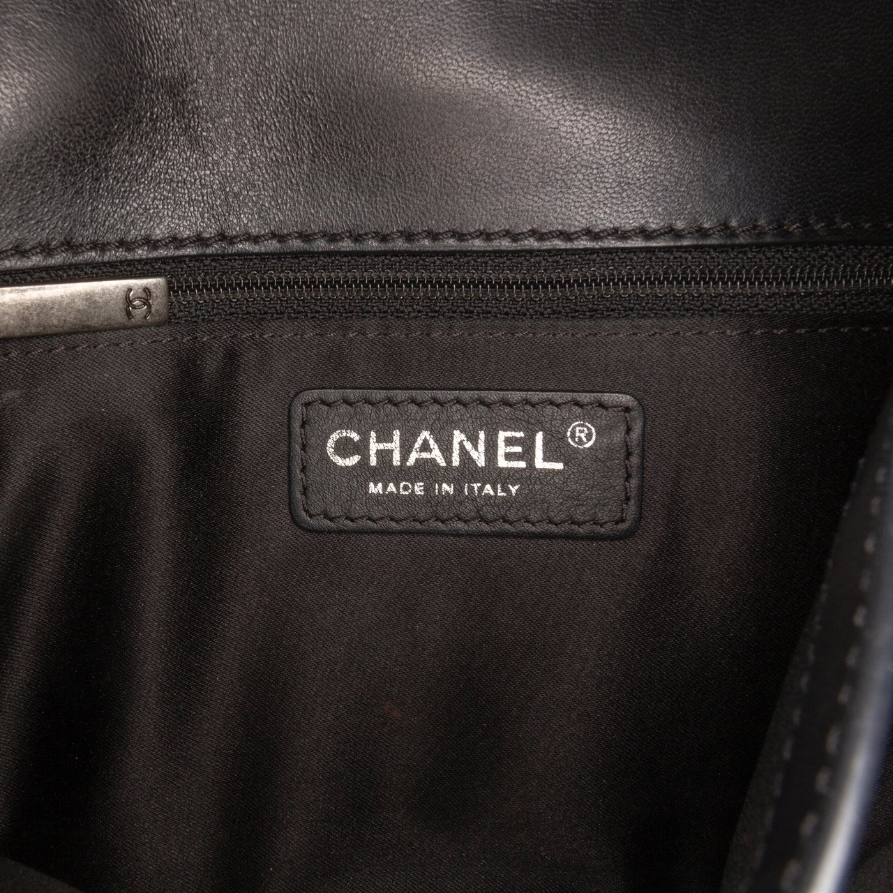 Chanel Small Quilted Lambskin Citizen Zip Flap Zwart