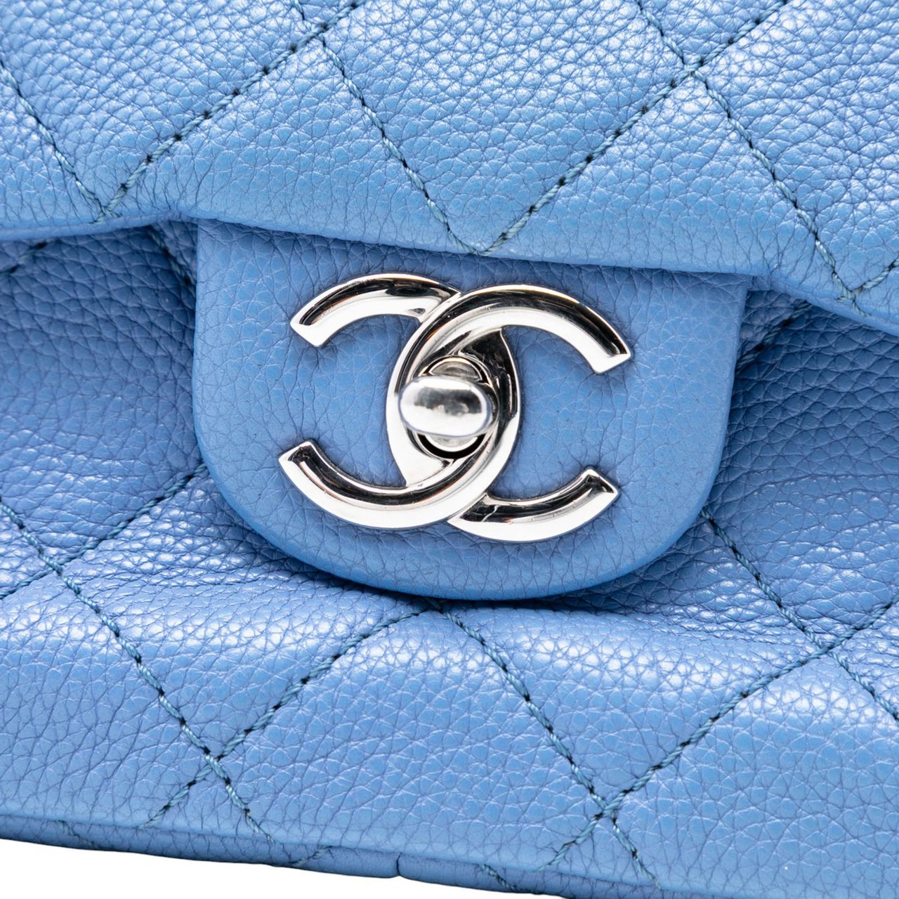 Chanel Jumbo Quilted Caviar Double Compartment Chain Flap Blauw