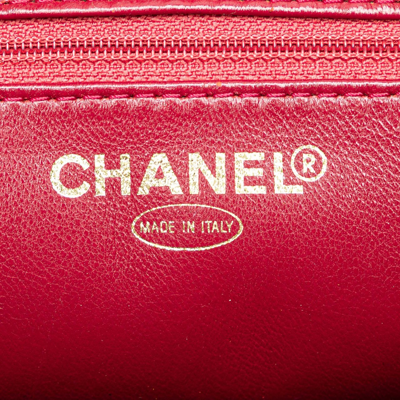 Chanel Caviar Medallion Tote Rood