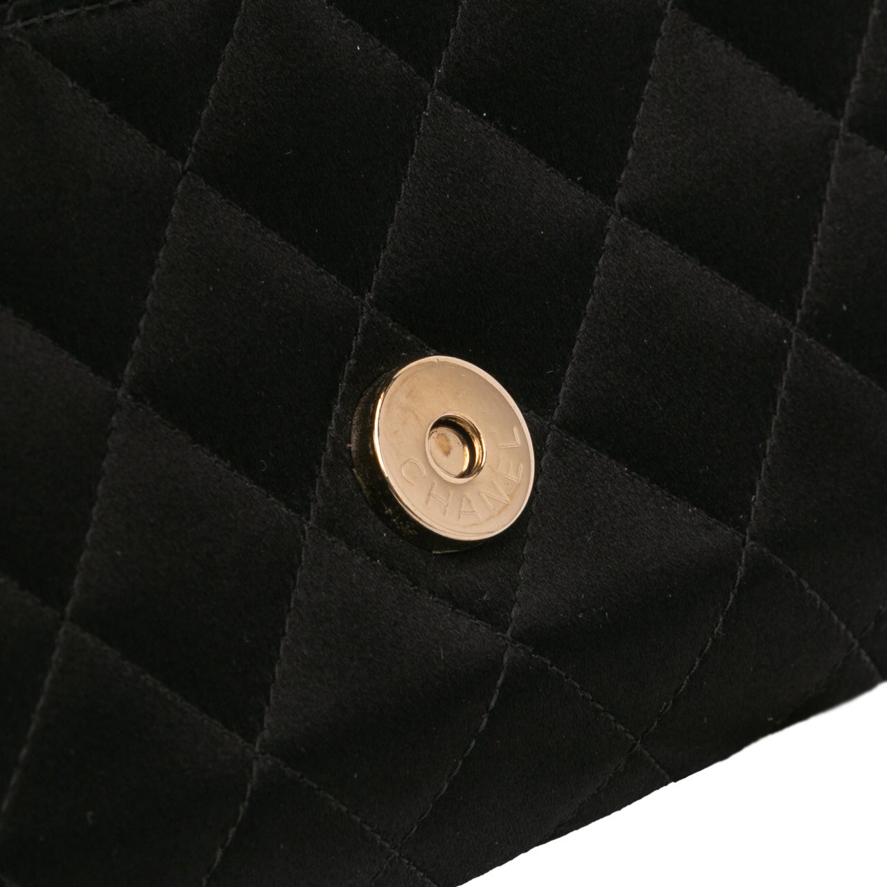 Chanel CC Quilted Satin Butterfly Chain Clutch Zwart
