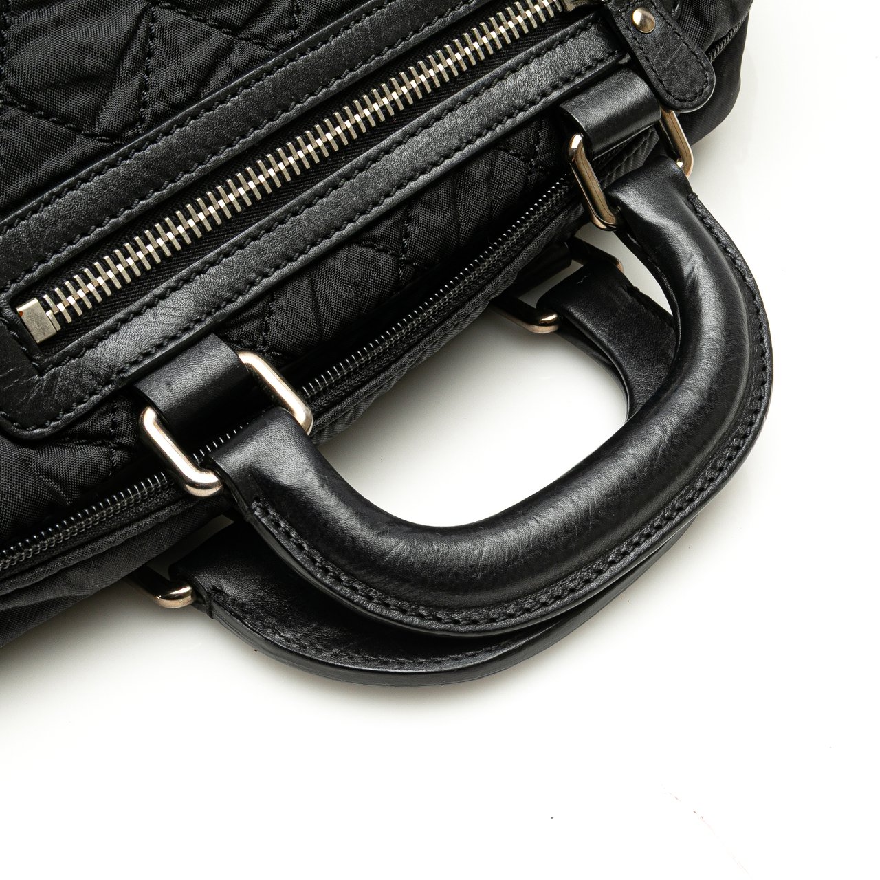 Chanel Paris New York Quilted Nylon Duffle Handbag Zwart