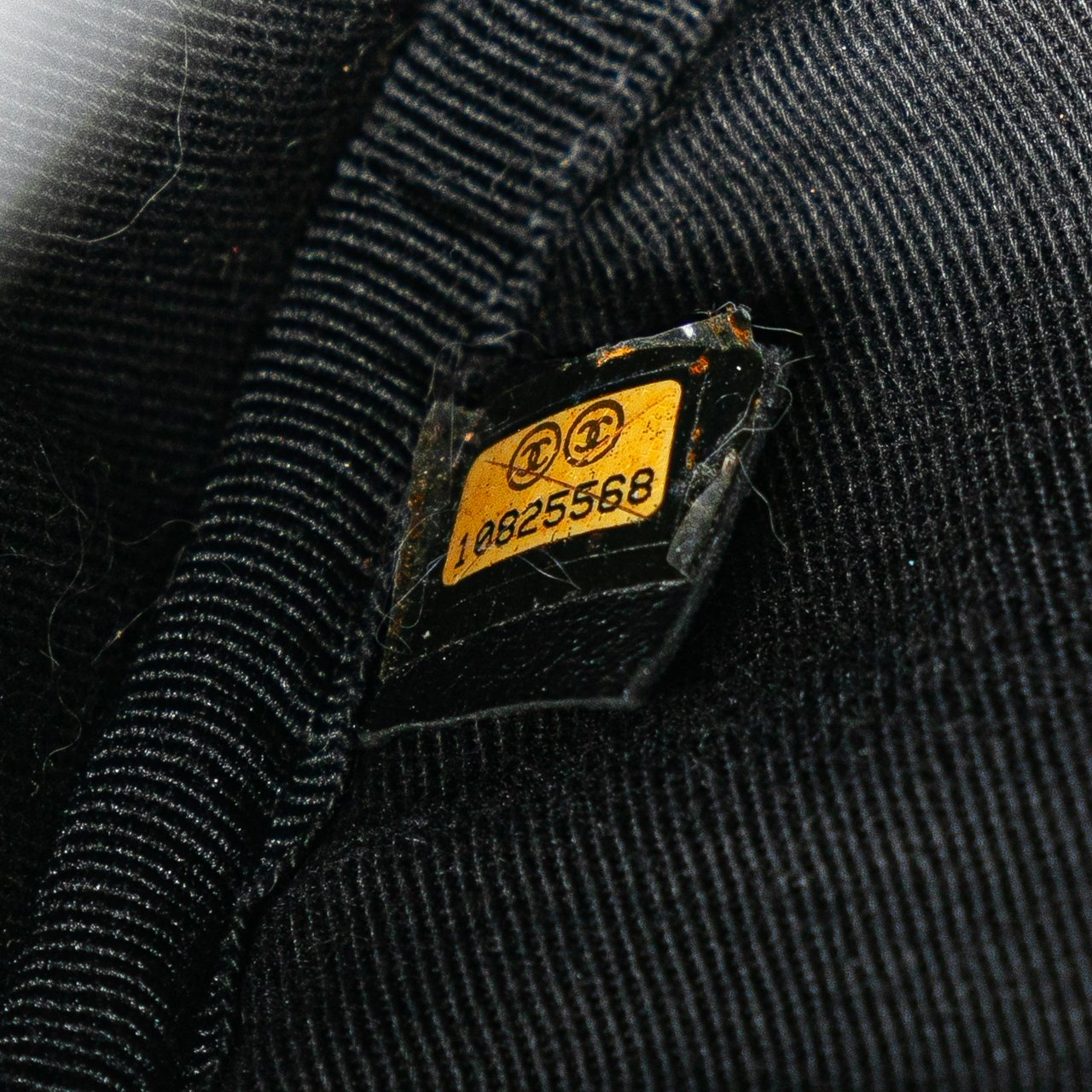 Chanel Paris New York Quilted Nylon Duffle Handbag Zwart