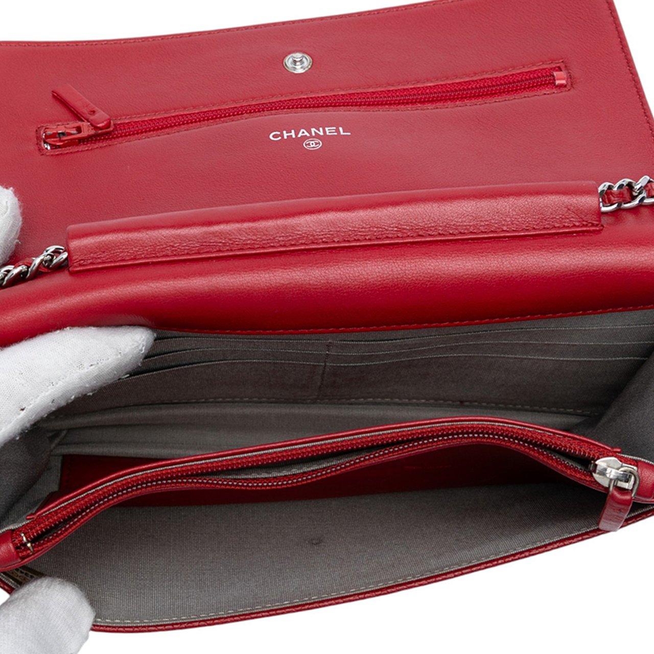 Chanel CC Caviar Wallet On Chain Rood