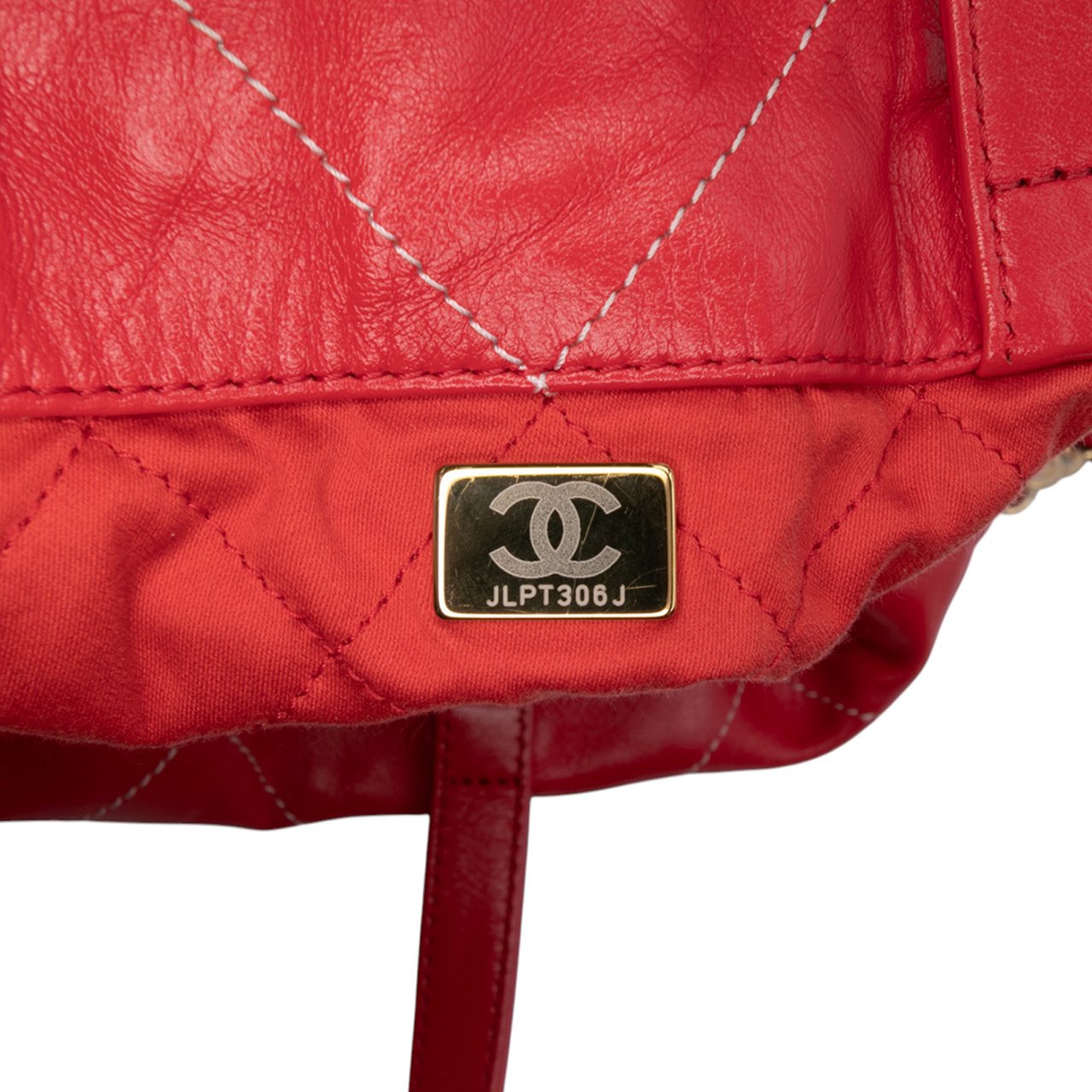 Chanel Large Shiny Quilted Calfskin 22 Backpack Rood